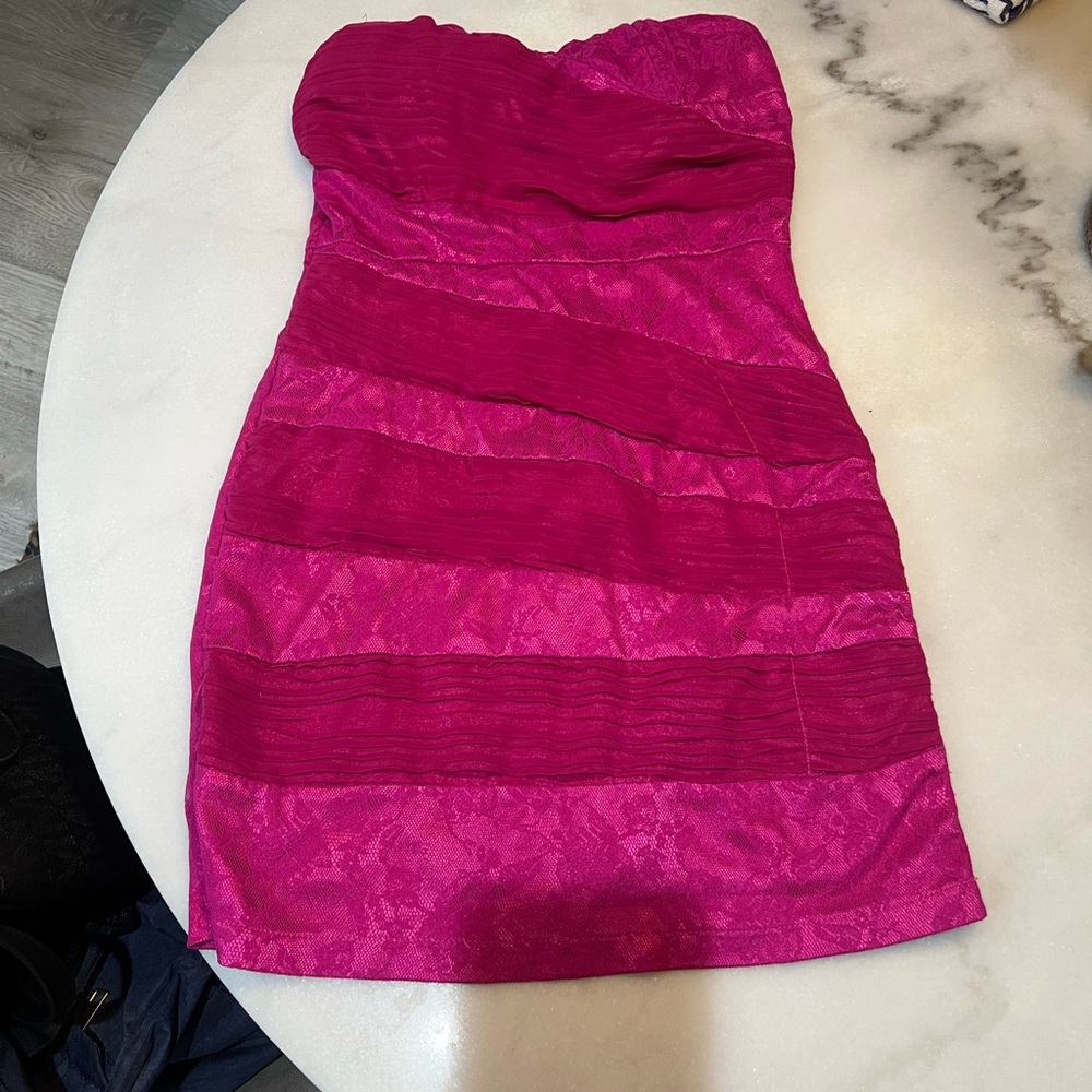 Fuchsia stretchy strapless zip up back dress